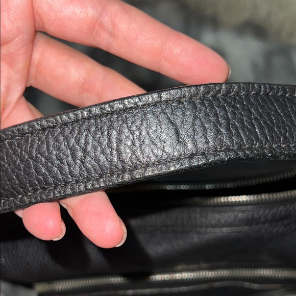 Tod’s Black Leather Shoulder Bag - Picture 11 of 12